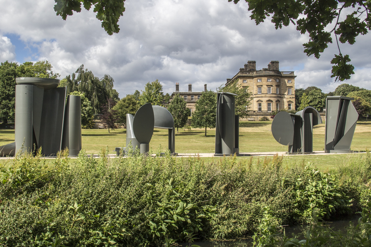 Anthony Caro’s Promenade in front of Bretton Hall in the Yorkshire Sculpture Park, West Yorkshire, UK  0574