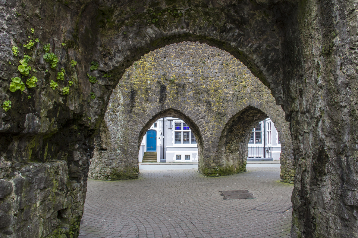 Five Arches Gateway in the city walls of Tenby in Pembrokeshire, Wales  6272