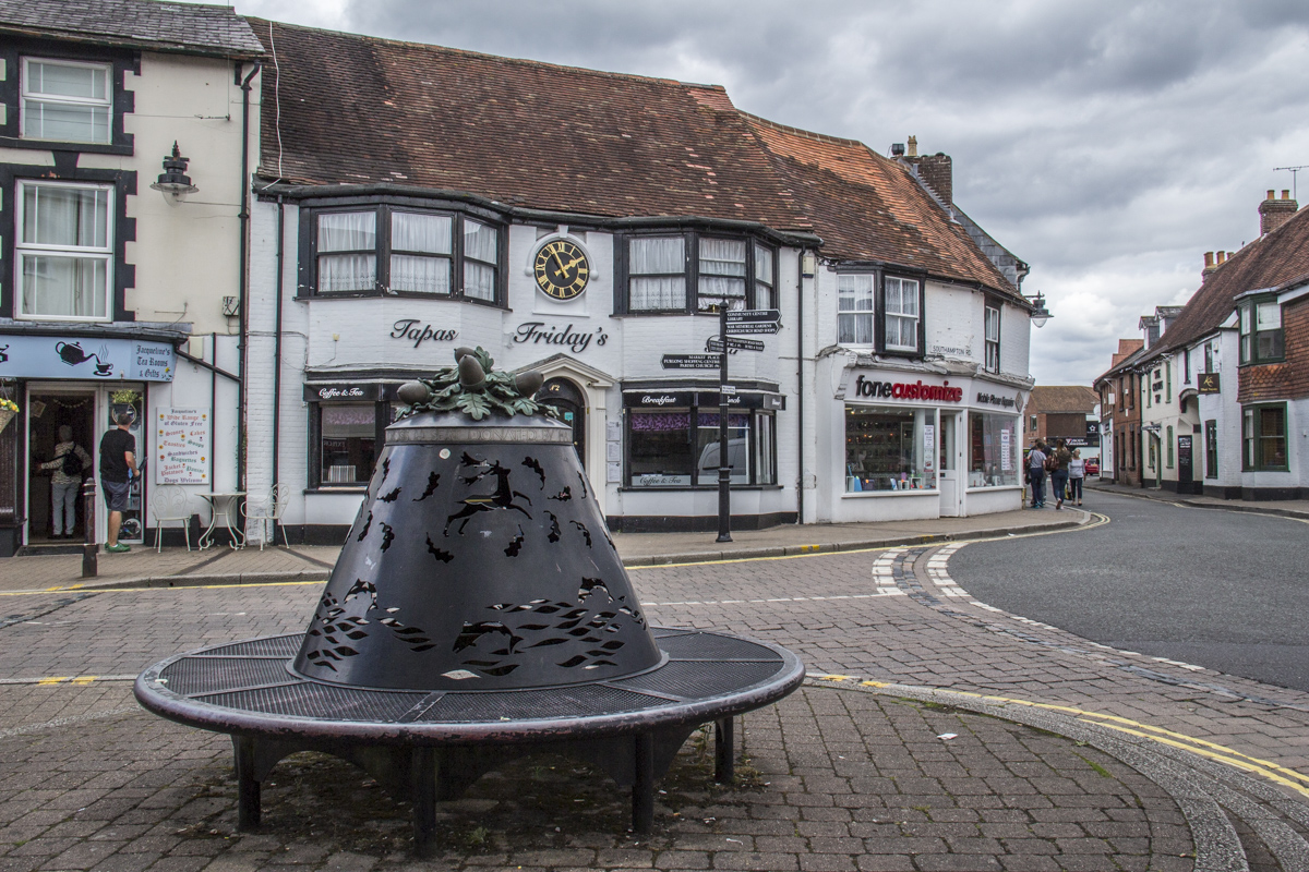 Friday's Cross in the High Street in Ringwood, New Forest, UK2093