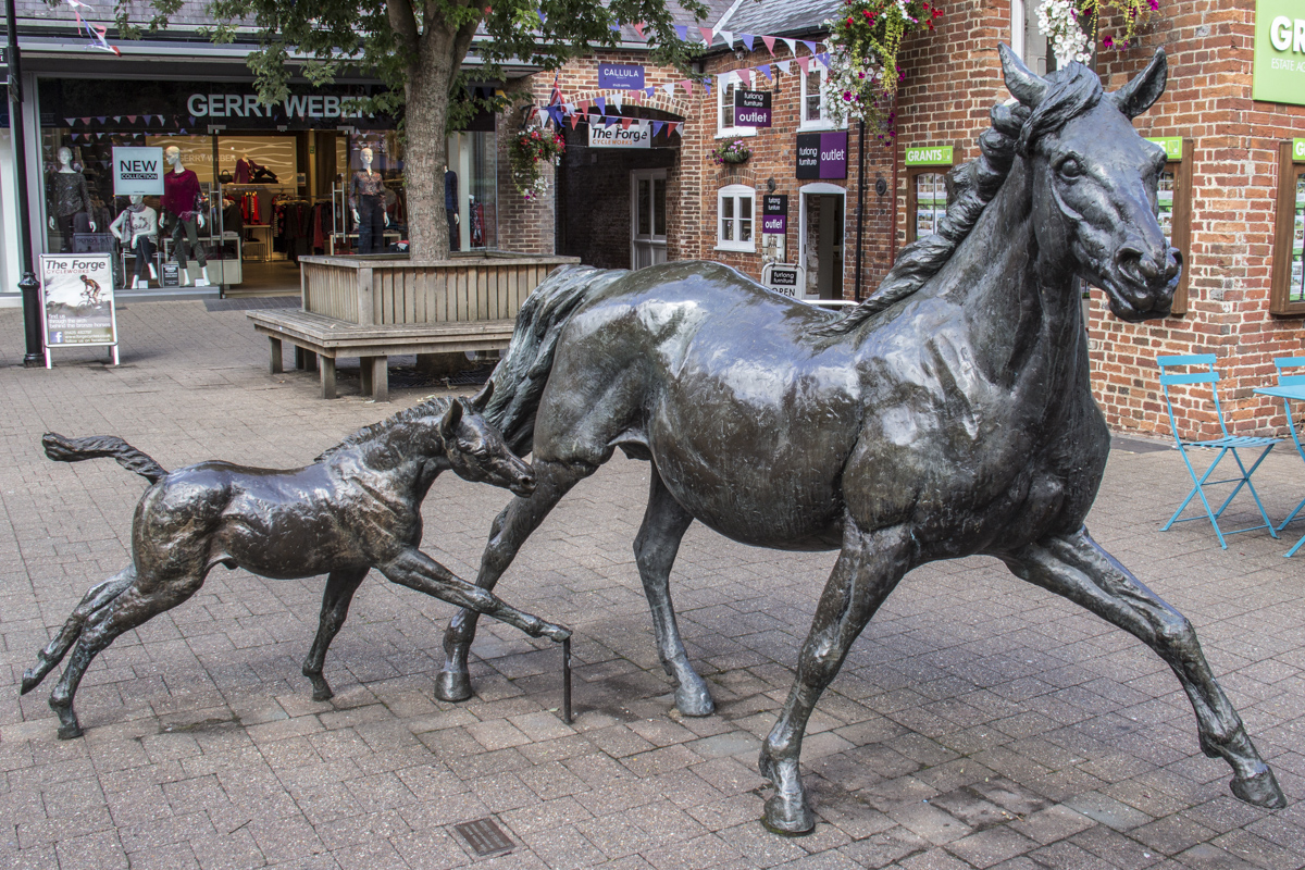 Mare and Foal in bronze by Priscilla Hann in Furlong Shopping Centre    in Ringwood, New Forest, UK 1987