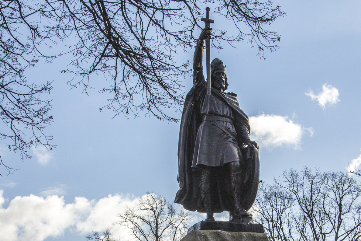 Statue of King Alfred in Winchester, Hamphsire, England 20184203